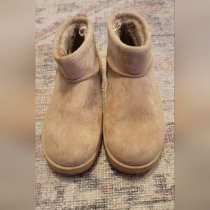 White Mountain Tan Suede Fur Lined Ankle Boots Womens Size 7.5